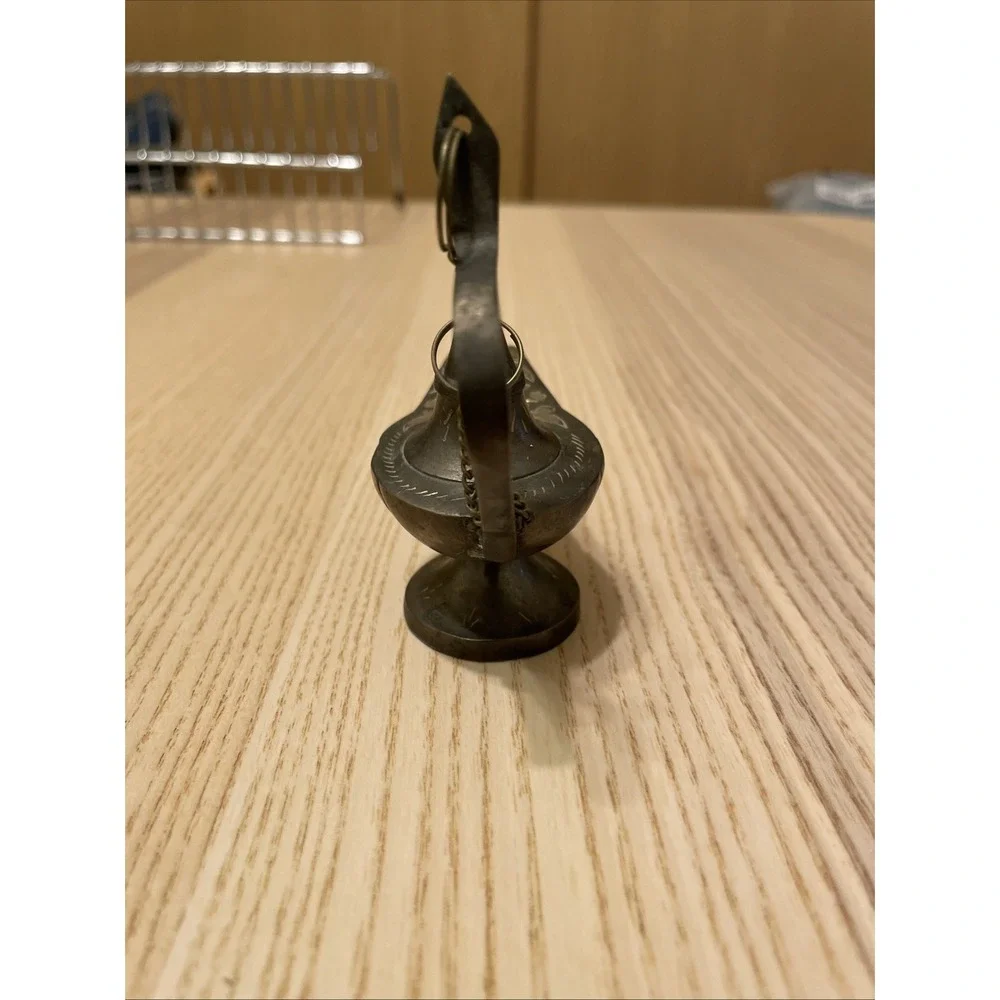 Vintage Magic Genie Miniature Brass Lamp 2-1/2